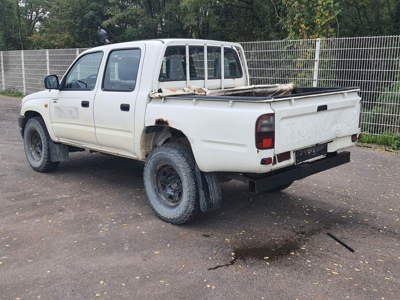 Toyota Hilux Double Cab 4x4 - سيارة دفع رباعي: صور 4 Toyota Hilux Double Cab 4x4 - سيارة دفع رباعي: صور 4