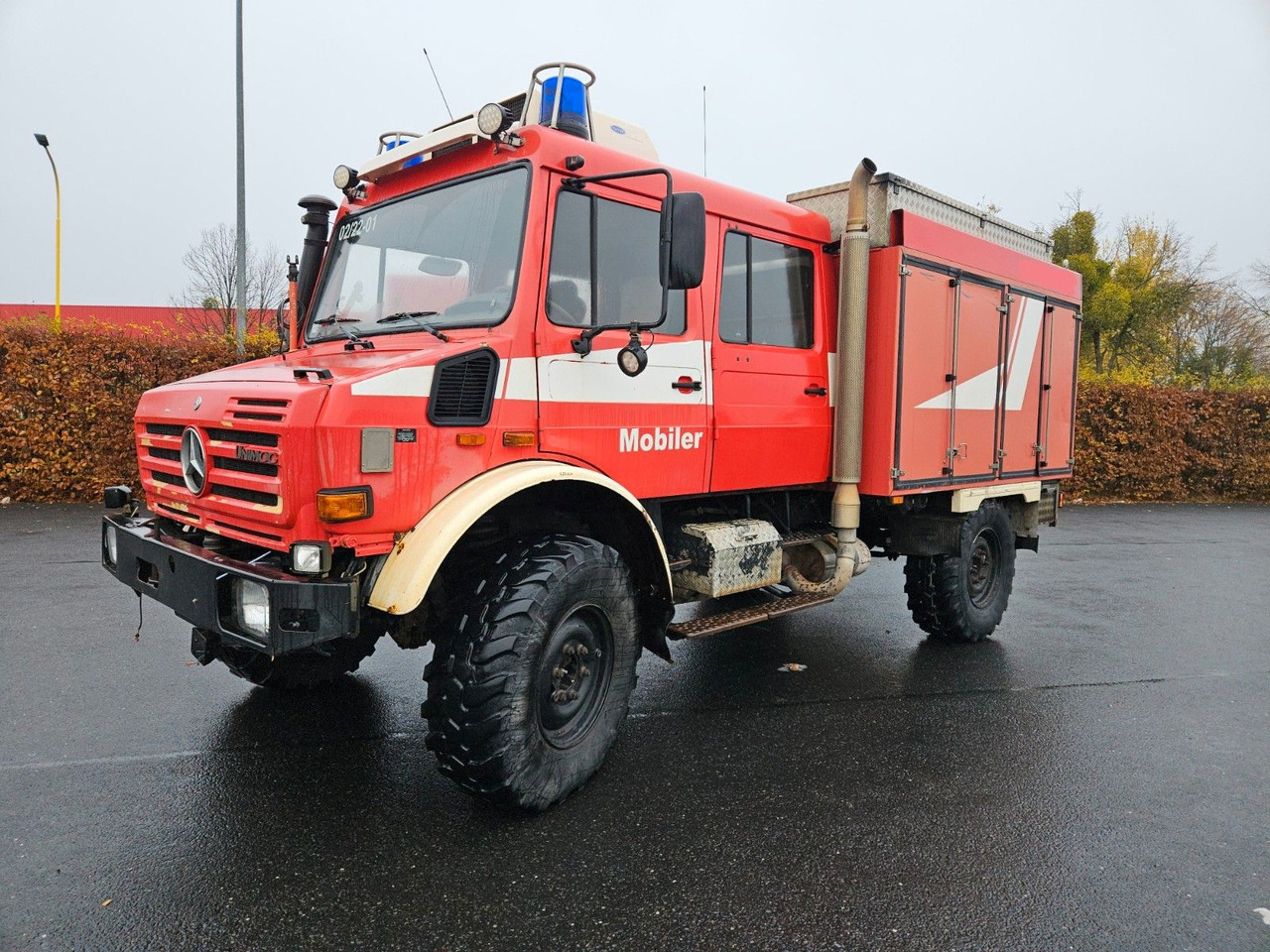 Unimog U4000 4x4 DOKA Tanklöschfahrzeug Feuerwehr - شاحنة صهريج: صور 2 Unimog U4000 4x4 DOKA Tanklöschfahrzeug Feuerwehr - شاحنة صهريج: صور 2
