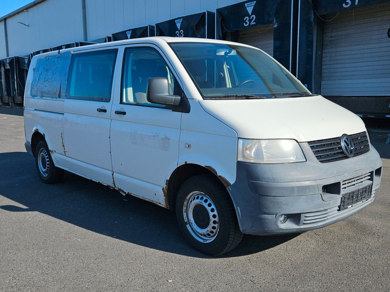 Volkswagen T5 lang 9 Sitzer, Klima, Standheizung - ميكروباص: صور 4 Volkswagen T5 lang 9 Sitzer, Klima, Standheizung - ميكروباص: صور 4