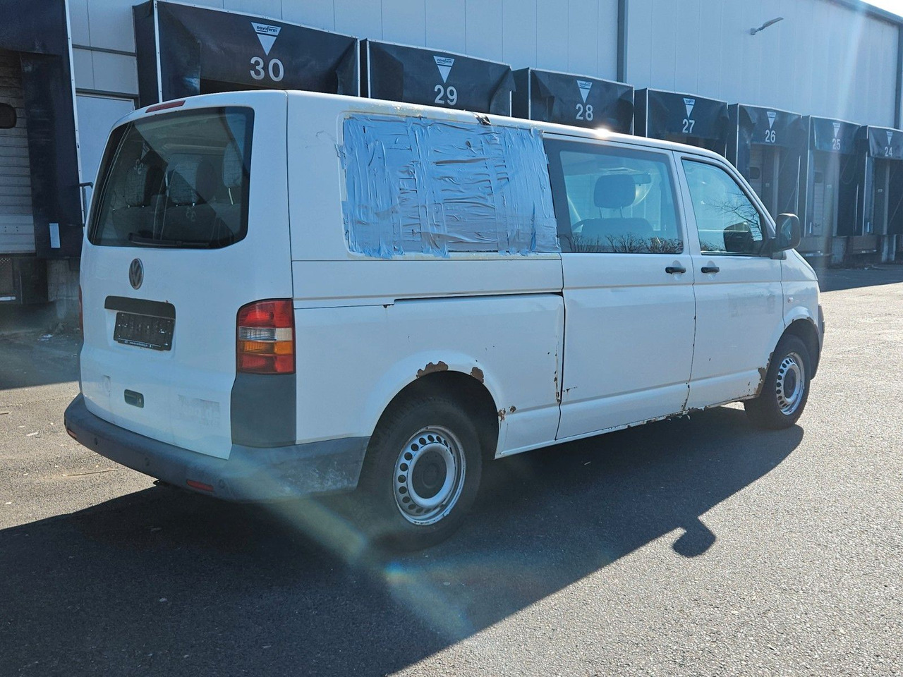 Volkswagen T5 lang 9 Sitzer, Klima, Standheizung - ميكروباص: صور 3 Volkswagen T5 lang 9 Sitzer, Klima, Standheizung - ميكروباص: صور 3