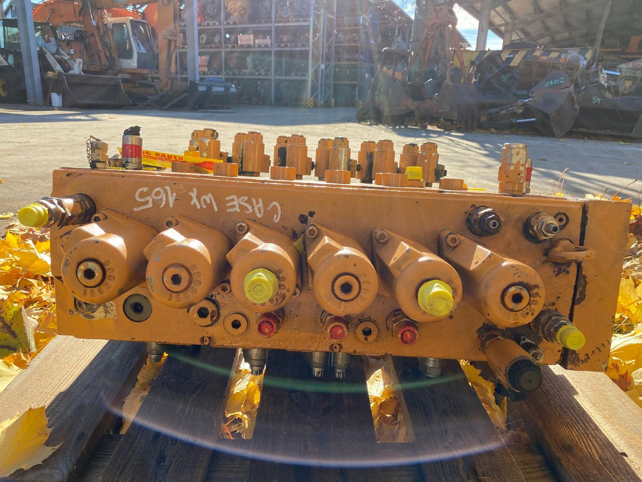 Case WX 165 - صمام هيدروليكي - آلات البناء: صور 4 Case WX 165 - صمام هيدروليكي - آلات البناء: صور 4