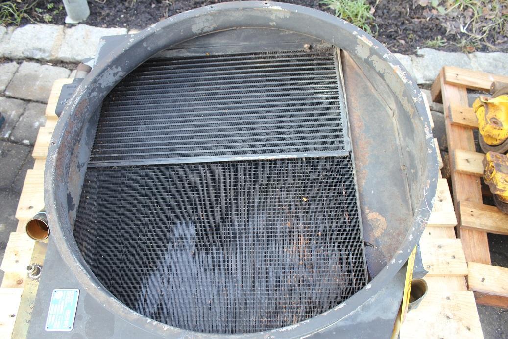 Caterpillar 206 BFT - نظام التبريد - آلات البناء: صور 3 Caterpillar 206 BFT - نظام التبريد - آلات البناء: صور 3