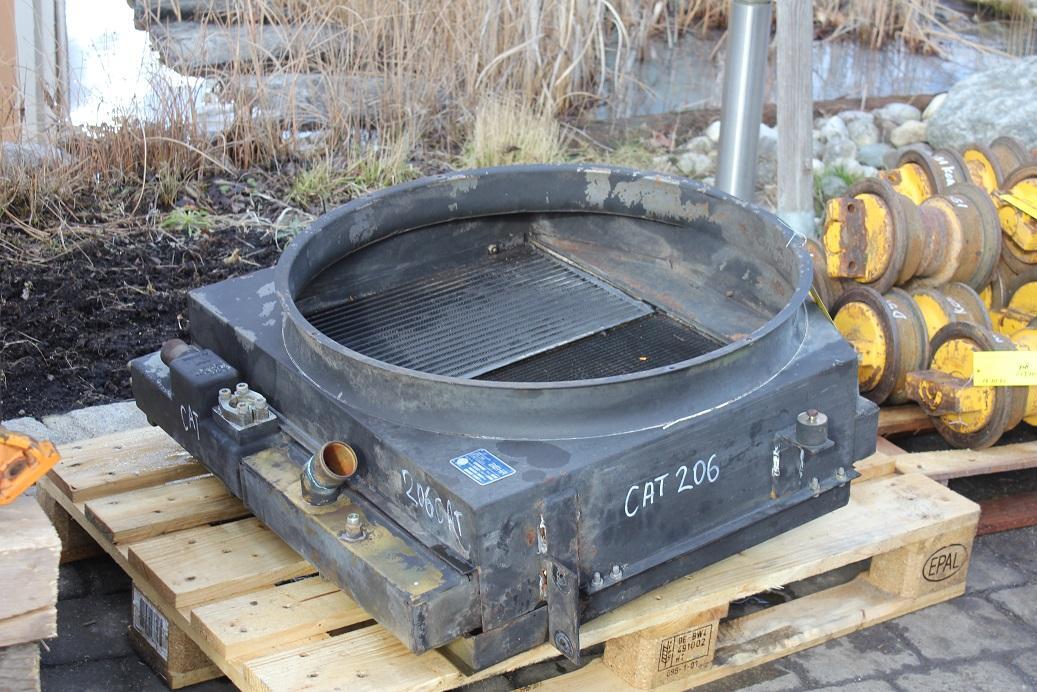 Caterpillar 206 BFT - نظام التبريد - آلات البناء: صور 1 Caterpillar 206 BFT - نظام التبريد - آلات البناء: صور 1