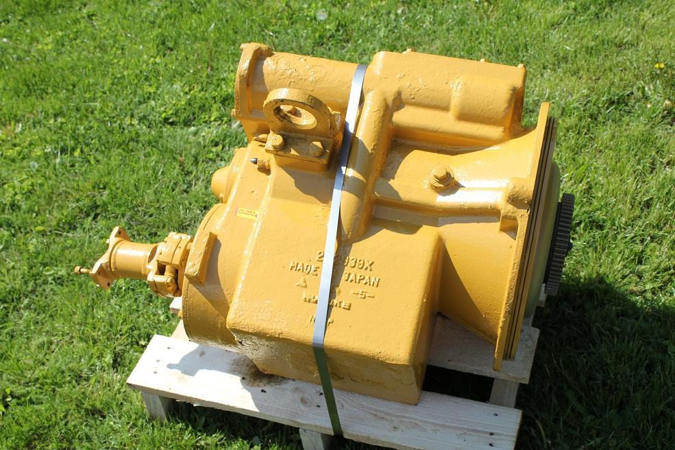 Caterpillar D 3 C - علبة التروس - آلات البناء: صور 3 Caterpillar D 3 C - علبة التروس - آلات البناء: صور 3