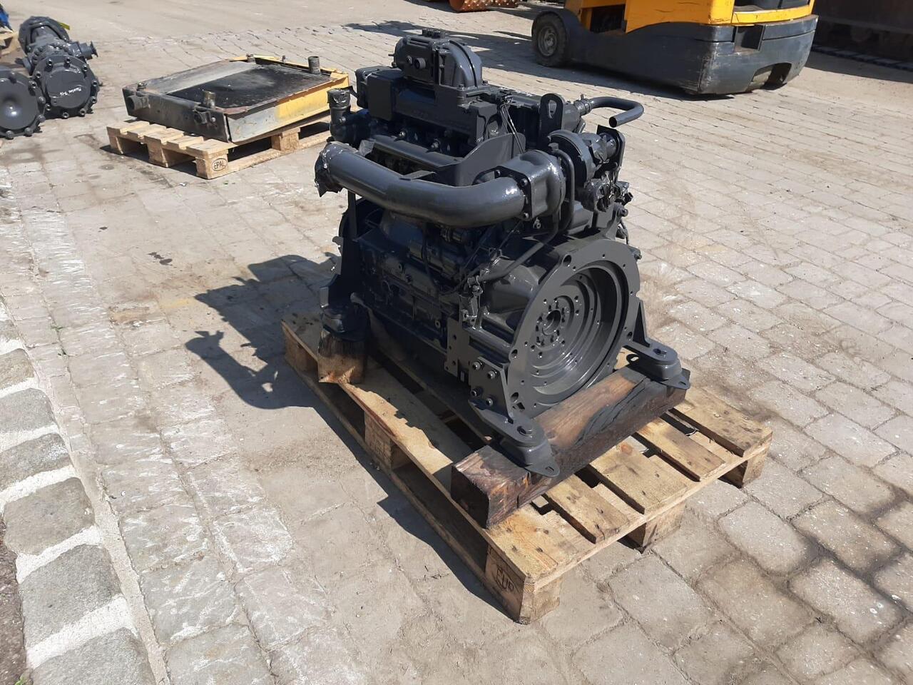 Deutz BF4M2012C aus Mecalac 714 - المحرك - آلات البناء: صور 4 Deutz BF4M2012C aus Mecalac 714 - المحرك - آلات البناء: صور 4