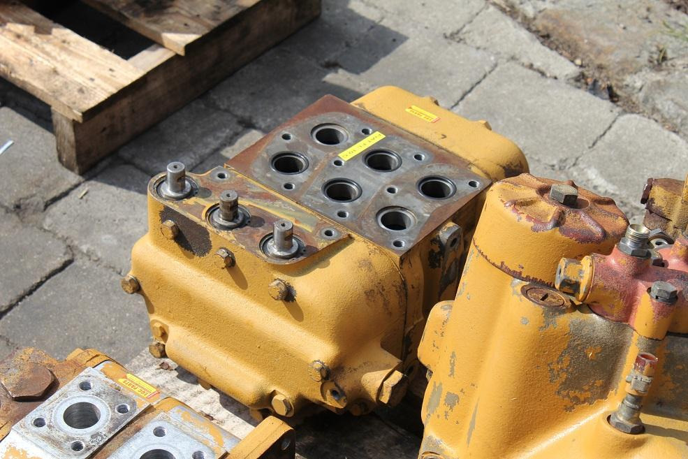 Fiat-Allis FL 10 C Laderaupe - قطع الغيار - اللودر المجنزر: صور 2 Fiat-Allis FL 10 C Laderaupe - قطع الغيار - اللودر المجنزر: صور 2