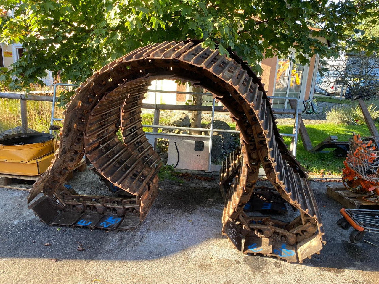 Fiat-Kobelco E215 - مسارات للحفارات - آلات البناء: صور 1 Fiat-Kobelco E215 - مسارات للحفارات - آلات البناء: صور 1