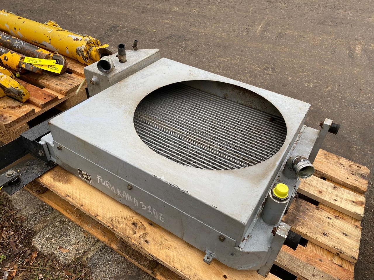 Furukawa 320 E - نظام التبريد - آلات البناء: صور 4 Furukawa 320 E - نظام التبريد - آلات البناء: صور 4