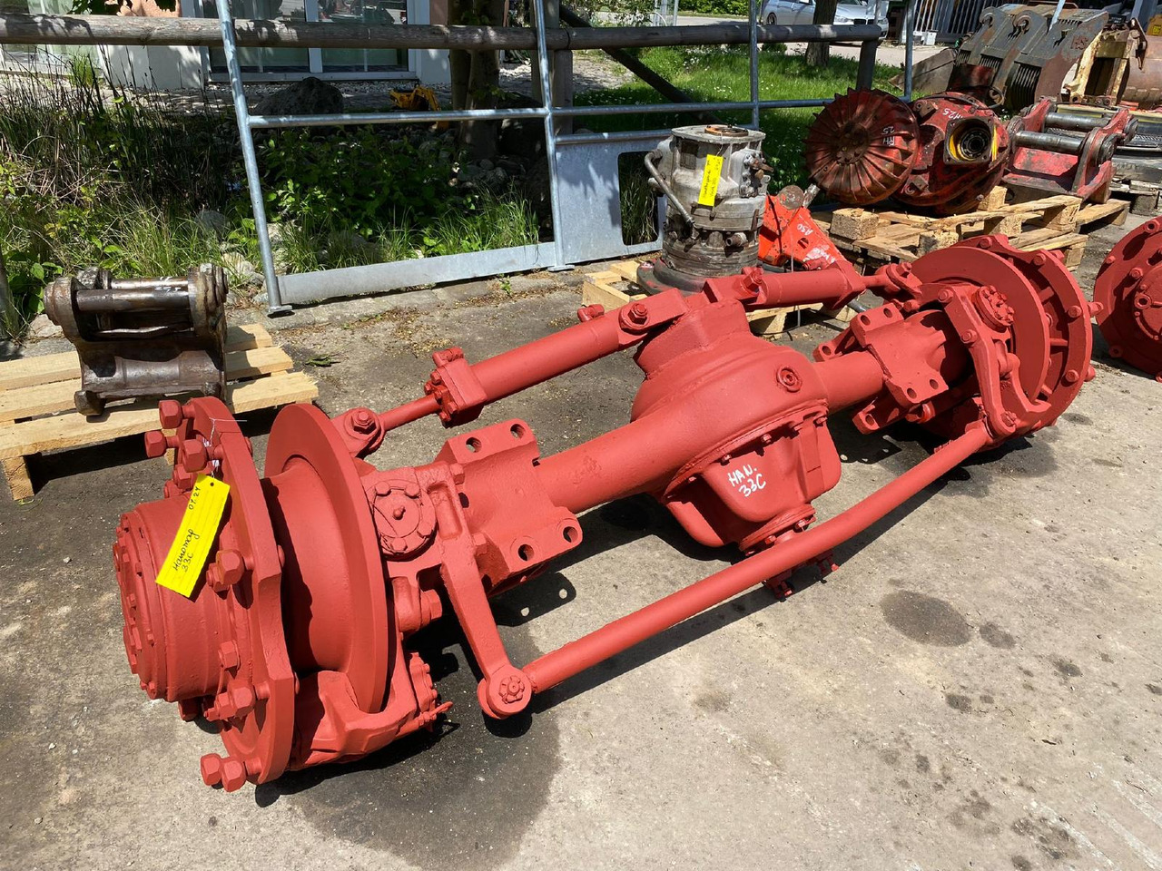 Hanomag 33C - المحور و قطع الغيار - آلات البناء: صور 1 Hanomag 33C - المحور و قطع الغيار - آلات البناء: صور 1