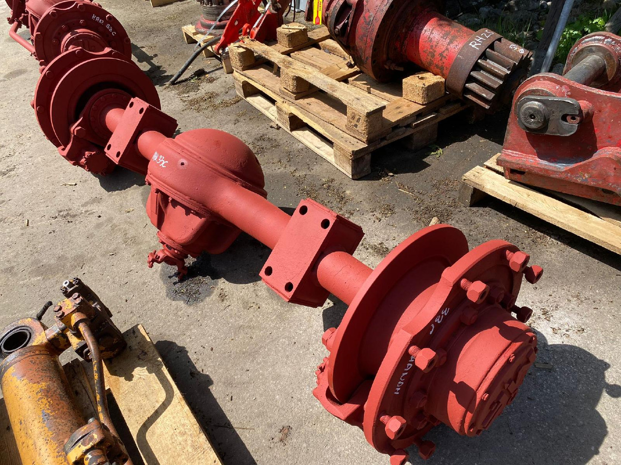 Hanomag 33C - المحور و قطع الغيار - آلات البناء: صور 4 Hanomag 33C - المحور و قطع الغيار - آلات البناء: صور 4