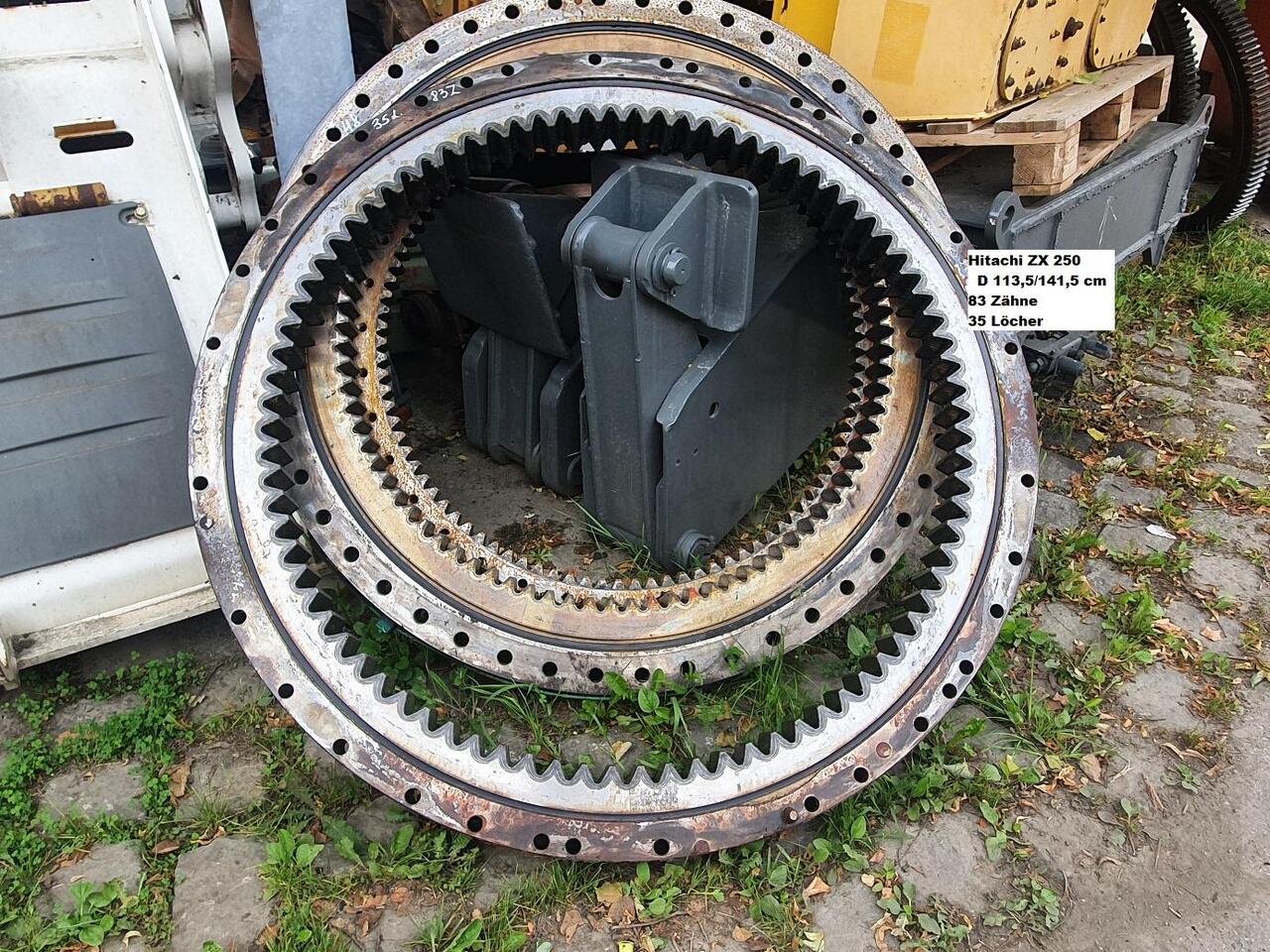 Hitachi ZX 250 LC N 3 - حلقة الدوران - آلات البناء: صور 1 Hitachi ZX 250 LC N 3 - حلقة الدوران - آلات البناء: صور 1