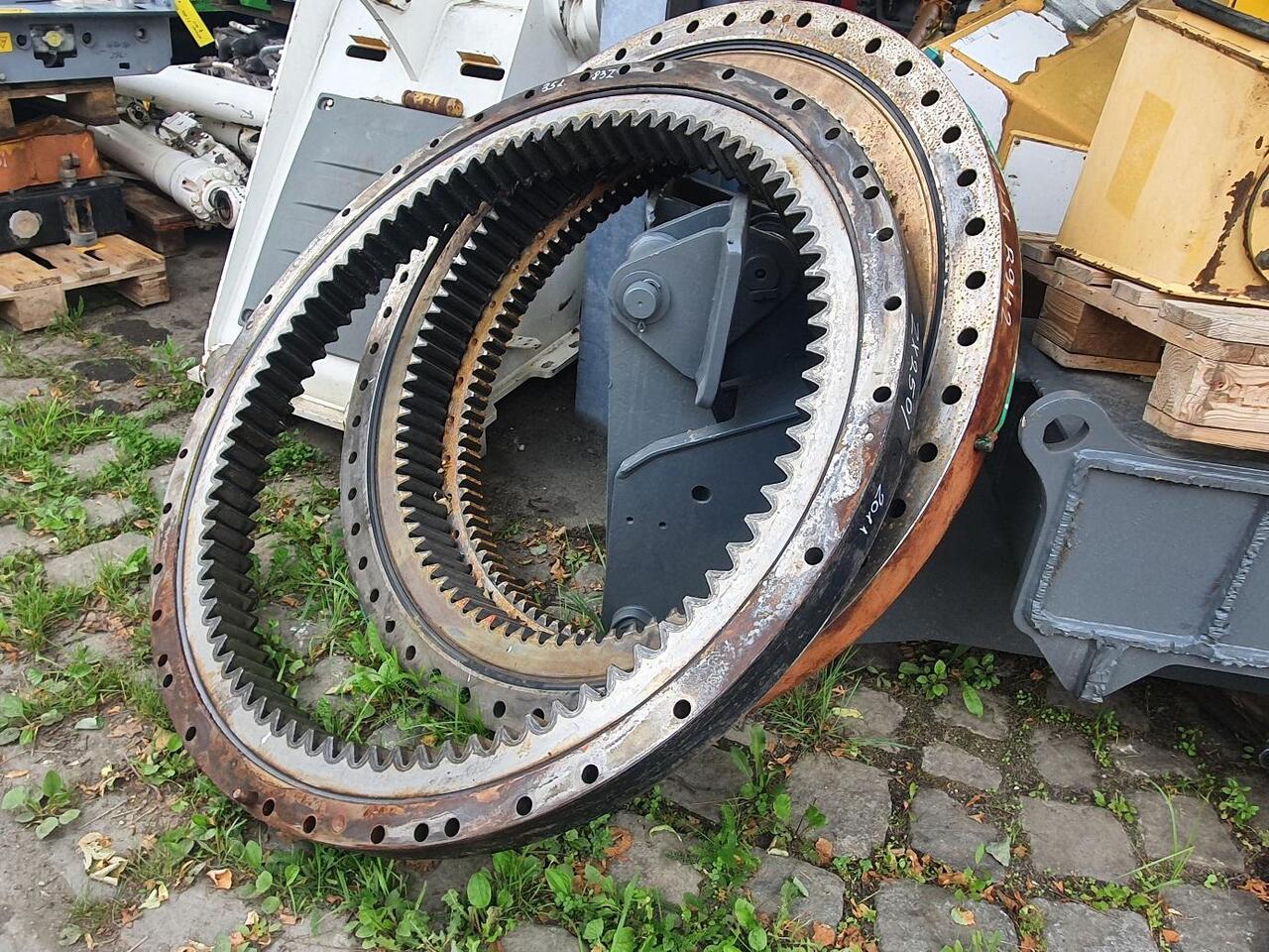 Hitachi ZX 250 LC N 3 - حلقة الدوران - آلات البناء: صور 3 Hitachi ZX 250 LC N 3 - حلقة الدوران - آلات البناء: صور 3