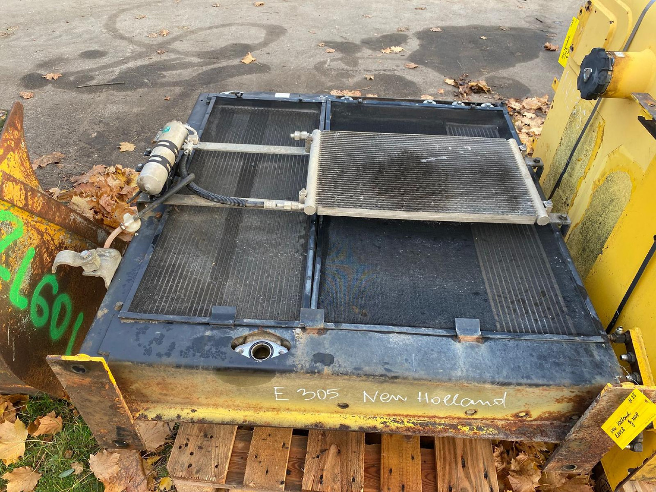 Holland E 305 - نظام التبريد - آلات البناء: صور 4 Holland E 305 - نظام التبريد - آلات البناء: صور 4
