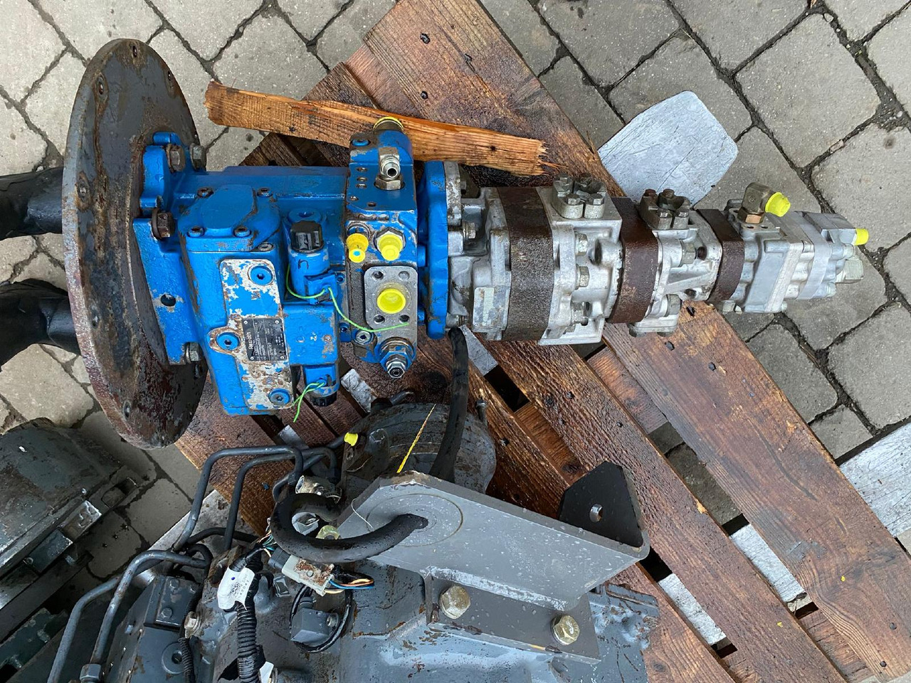 Hydromatik A4 VG 90 aus HItachi ZW 150 - علم السوائل المتحركة - اللودر بعجل: صور 2 Hydromatik A4 VG 90 aus HItachi ZW 150 - علم السوائل المتحركة - اللودر بعجل: صور 2