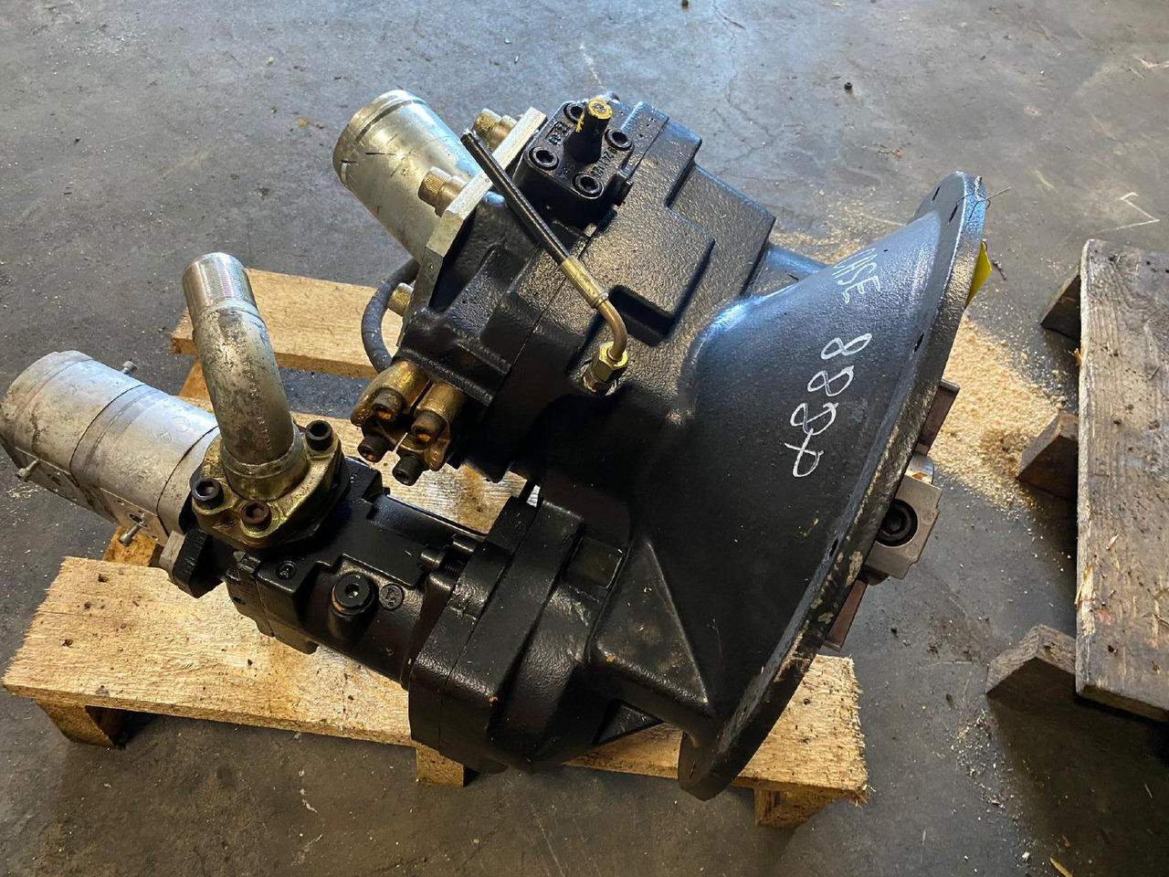 Hydromatik A8V080 aus Case 888P - مضخة هيدروليكية - آلات البناء: صور 1 Hydromatik A8V080 aus Case 888P - مضخة هيدروليكية - آلات البناء: صور 1