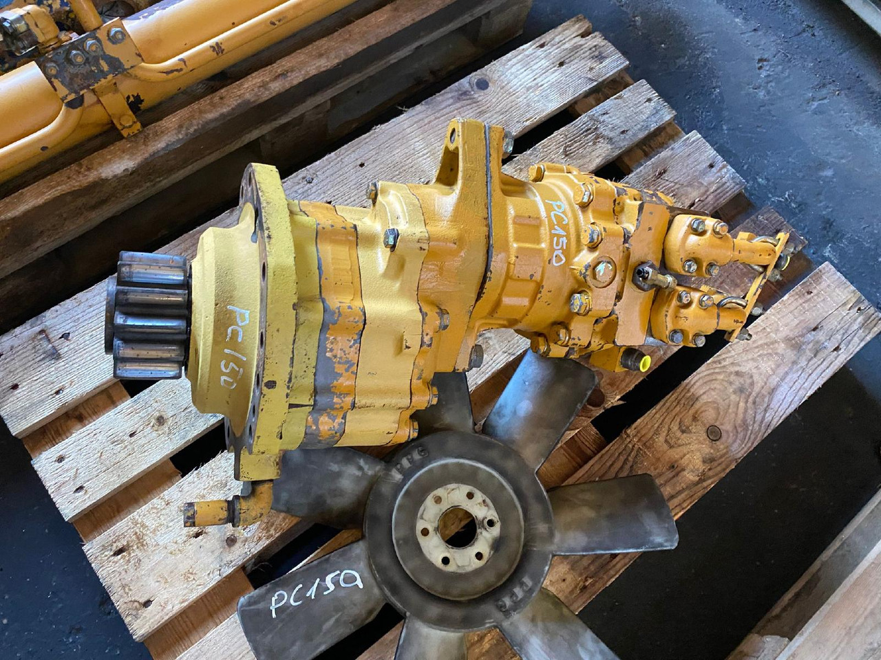 Komatsu PC 150 - محرك سوينغ - آلات البناء: صور 1 Komatsu PC 150 - محرك سوينغ - آلات البناء: صور 1