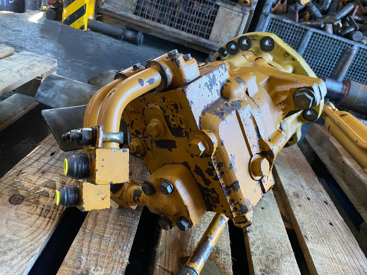 Komatsu PC 150 - محرك سوينغ - آلات البناء: صور 3 Komatsu PC 150 - محرك سوينغ - آلات البناء: صور 3