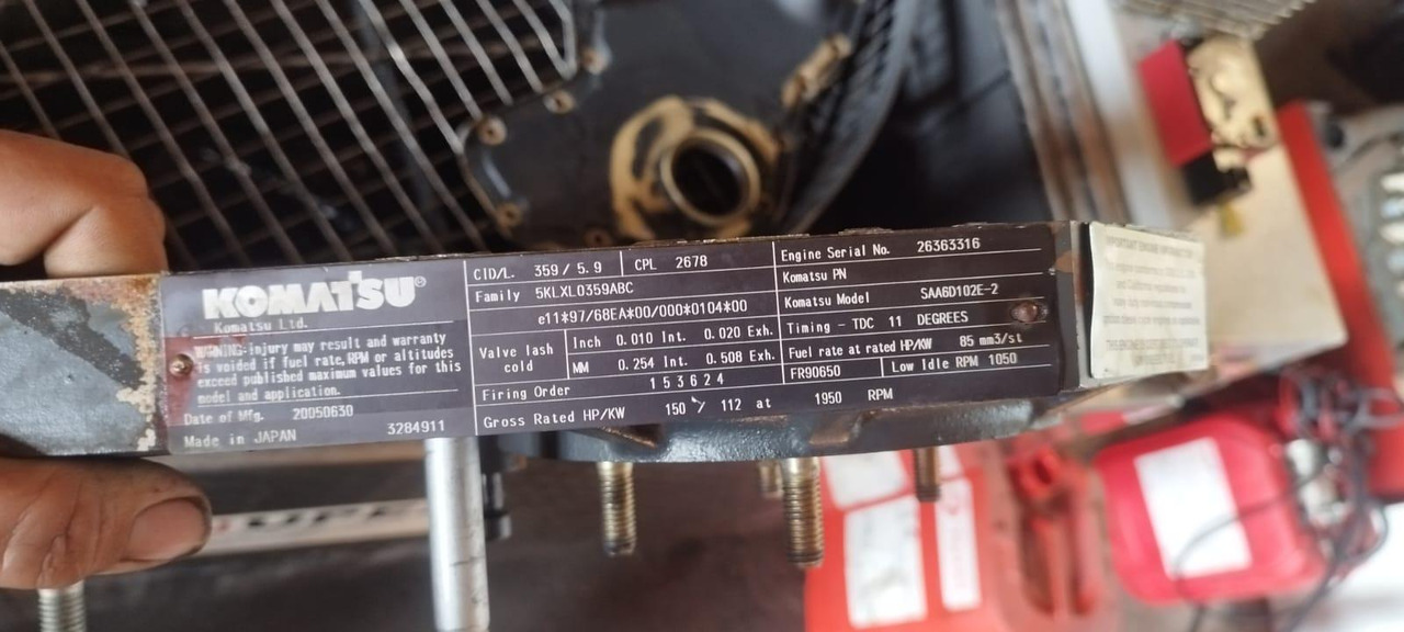 المحرك - آلات البناء Komatsu SAA6D102E-2: صور 13