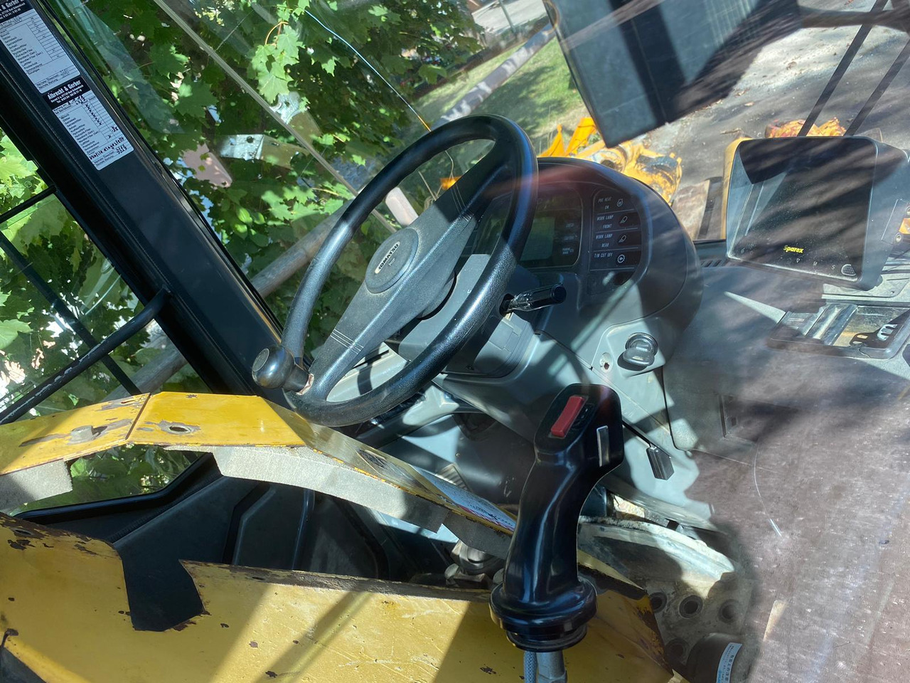 Komatsu WA 380 - الكبائن - آلات البناء: صور 5 Komatsu WA 380 - الكبائن - آلات البناء: صور 5