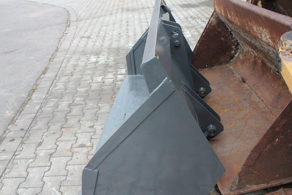 Kramer 412 - بكت شيول - آلات البناء: صور 3 Kramer 412 - بكت شيول - آلات البناء: صور 3