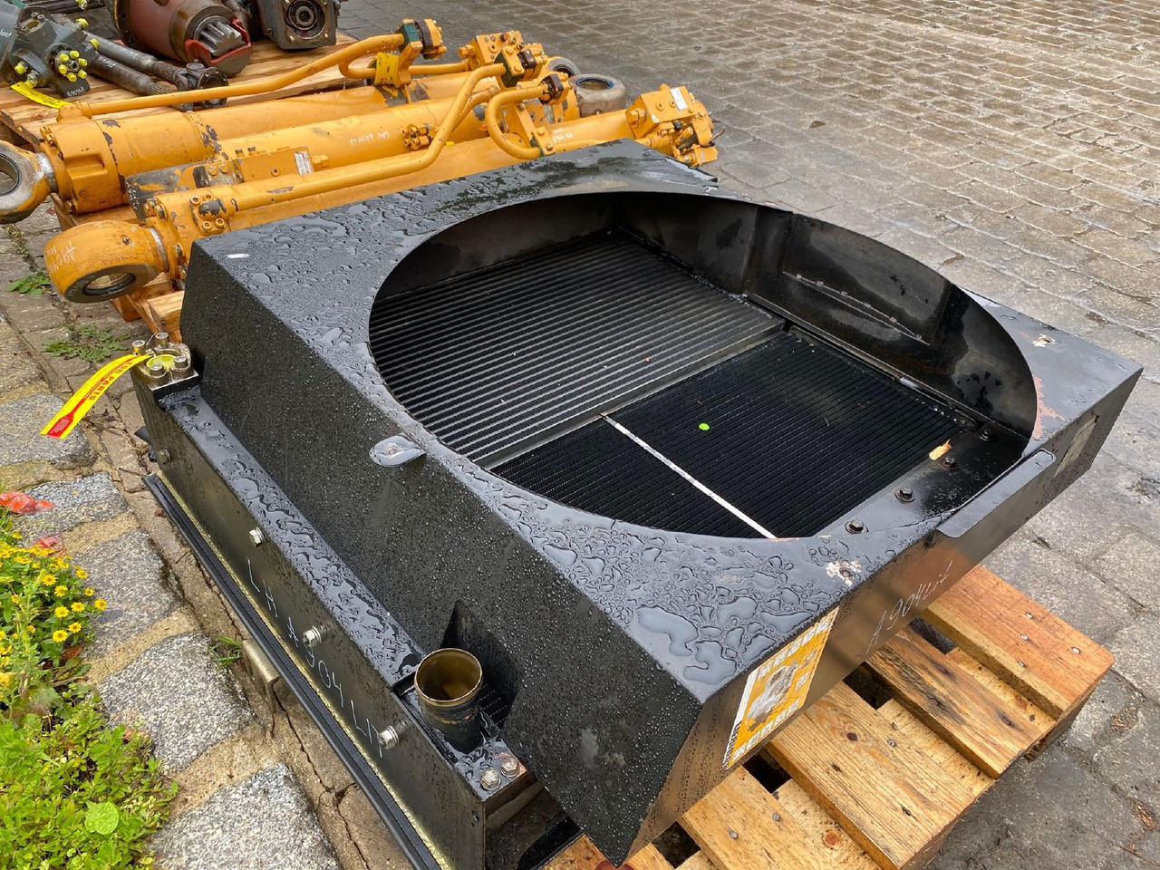 Liebherr A904 LIT - نظام التبريد - آلات البناء: صور 3 Liebherr A904 LIT - نظام التبريد - آلات البناء: صور 3