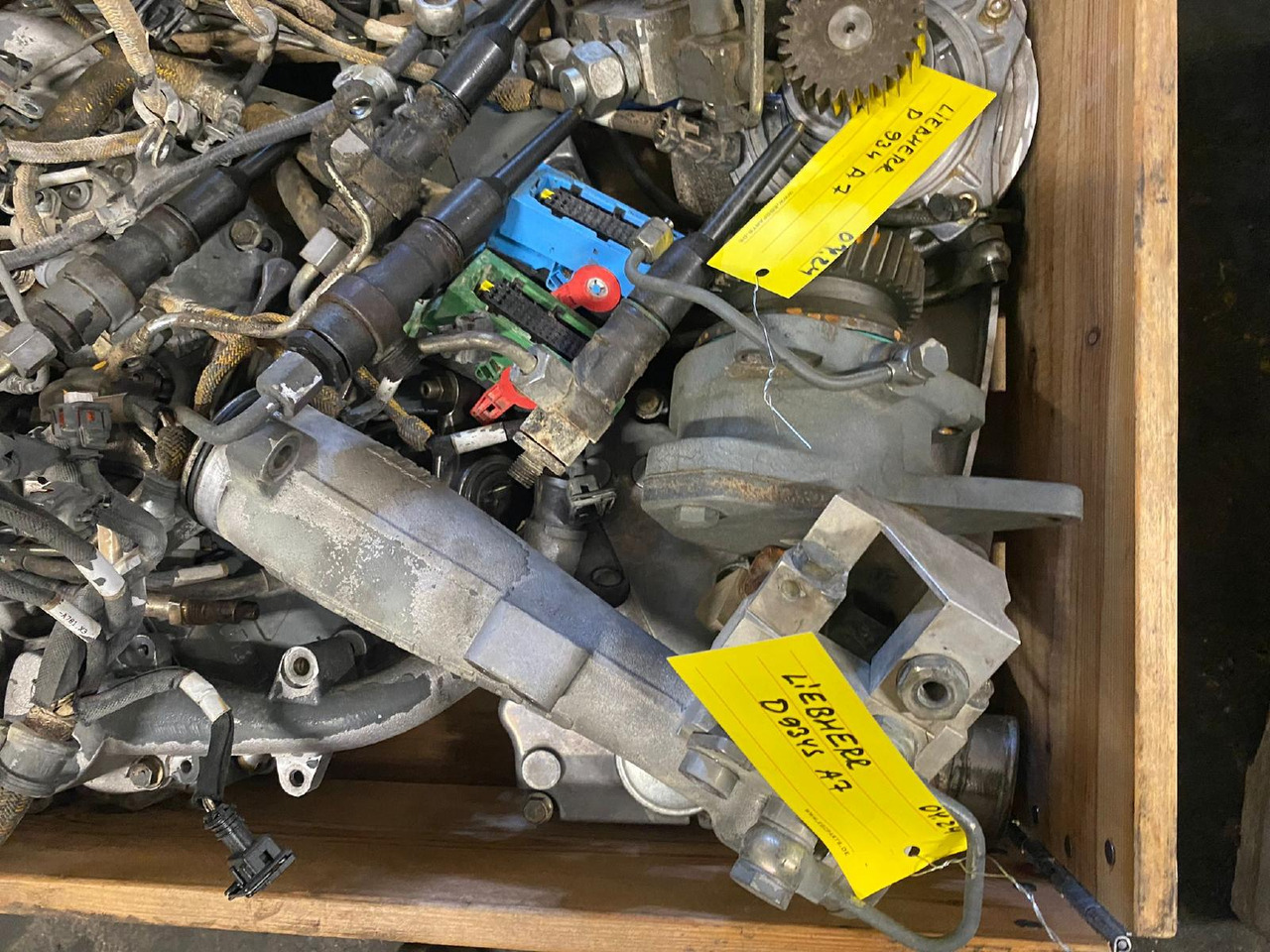 Liebherr D934S A7 - المحرك و قطع الغيار - آلات البناء: صور 5 Liebherr D934S A7 - المحرك و قطع الغيار - آلات البناء: صور 5