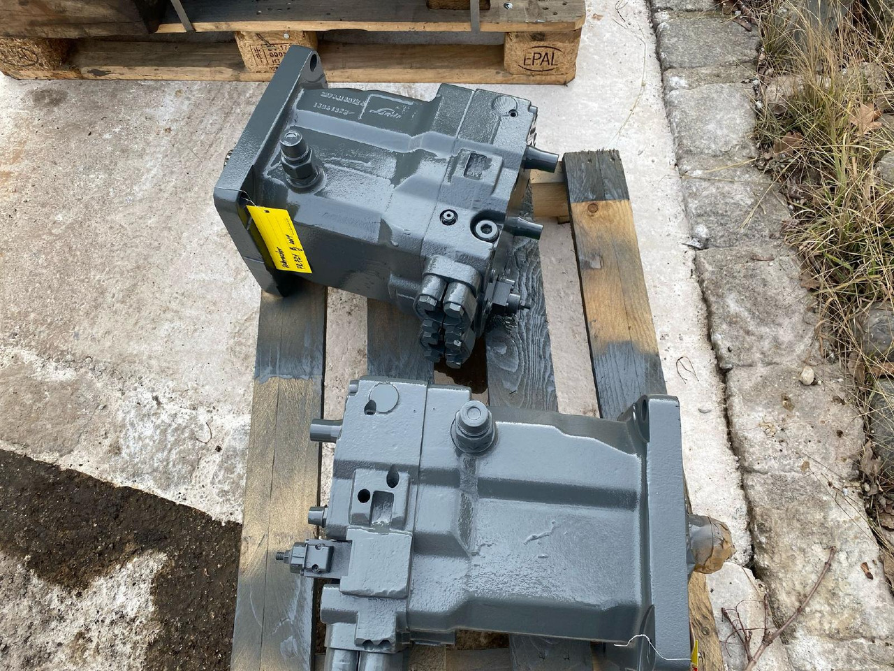 Liebherr Linde HMV 210 aus PR 724 - محرك السفر - آلات البناء: صور 5 Liebherr Linde HMV 210 aus PR 724 - محرك السفر - آلات البناء: صور 5