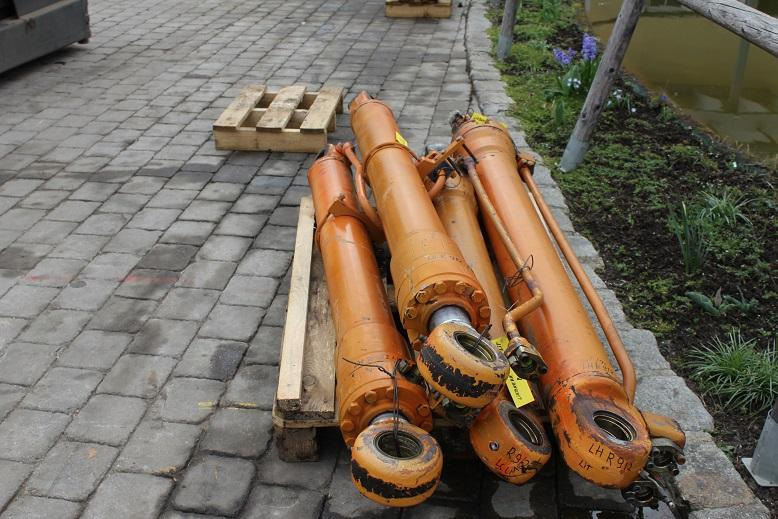 Liebherr R 912 LC LIT - الاسطوانة الهيدروليكية - آلات البناء: صور 3 Liebherr R 912 LC LIT - الاسطوانة الهيدروليكية - آلات البناء: صور 3