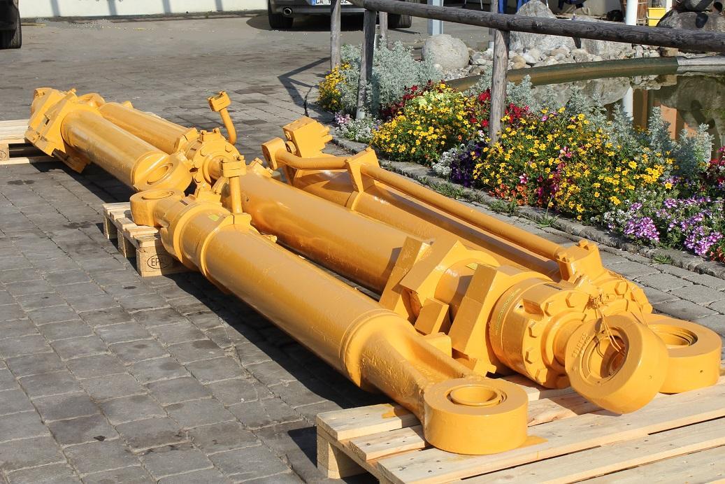 Liebherr R 974 LIT - الاسطوانة الهيدروليكية - آلات البناء: صور 1 Liebherr R 974 LIT - الاسطوانة الهيدروليكية - آلات البناء: صور 1