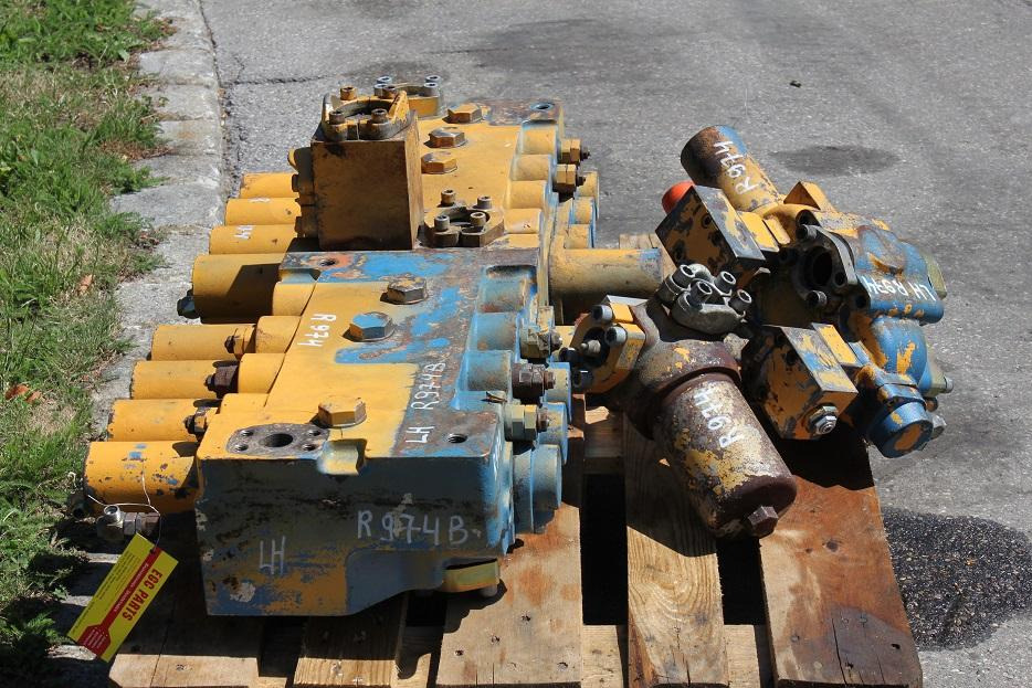 Liebherr R 974 - صمام هيدروليكي - آلات البناء: صور 4 Liebherr R 974 - صمام هيدروليكي - آلات البناء: صور 4