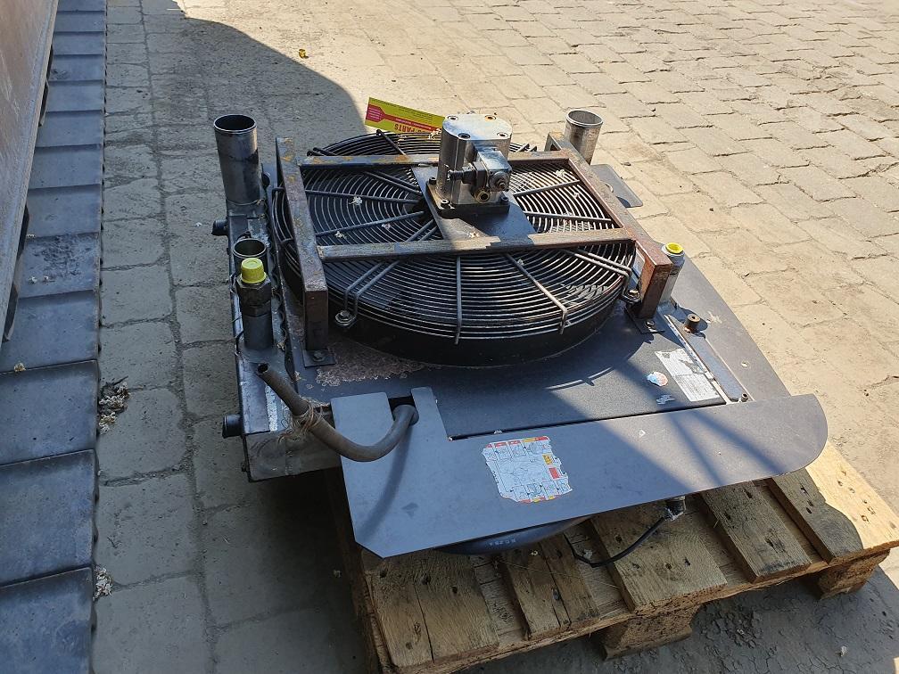 Mecalac 714 MW - نظام التبريد - آلات البناء: صور 3 Mecalac 714 MW - نظام التبريد - آلات البناء: صور 3
