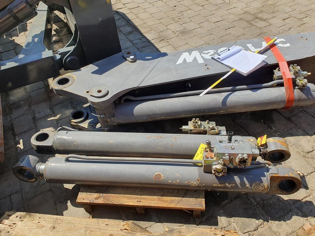 Mecalac 714 MW - الاسطوانة الهيدروليكية - آلات البناء: صور 1 Mecalac 714 MW - الاسطوانة الهيدروليكية - آلات البناء: صور 1
