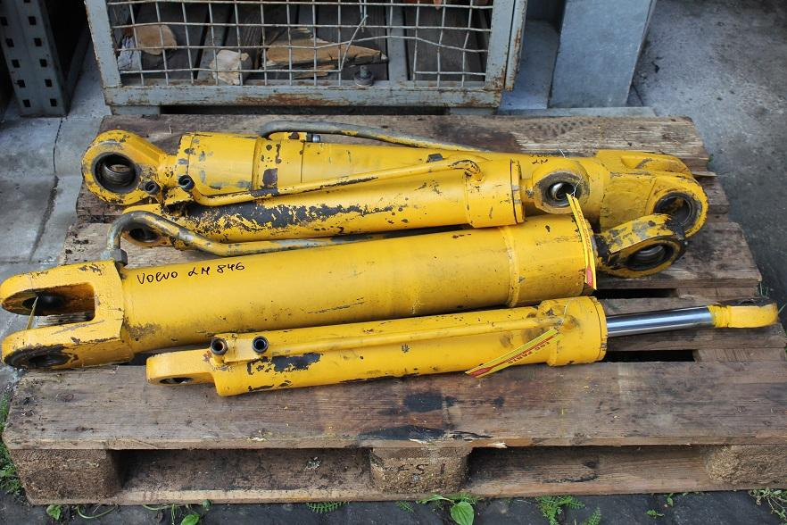 Volvo LM 846 - الاسطوانة الهيدروليكية - آلات البناء: صور 2 Volvo LM 846 - الاسطوانة الهيدروليكية - آلات البناء: صور 2