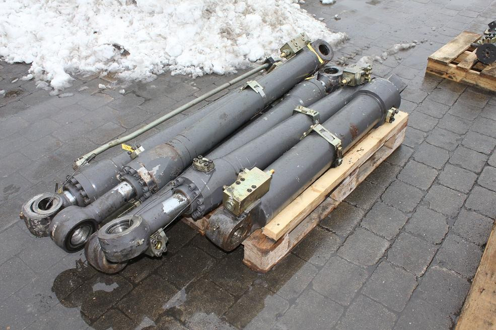 Volvo W 160 B - الاسطوانة الهيدروليكية - آلات البناء: صور 3 Volvo W 160 B - الاسطوانة الهيدروليكية - آلات البناء: صور 3