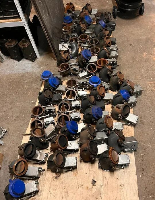 IVECO STRALIS E6 HAMULEC GÓRSKI ZAWÓR 5801860438 IVECO STRALIS EURO 6 5801860438  IVECO - أجزاء الفرامل - شاحنة: صور 1 IVECO STRALIS E6 HAMULEC GÓRSKI ZAWÓR 5801860438 IVECO STRALIS EURO 6 5801860438  IVECO - أجزاء الفرامل - شاحنة: صور 1