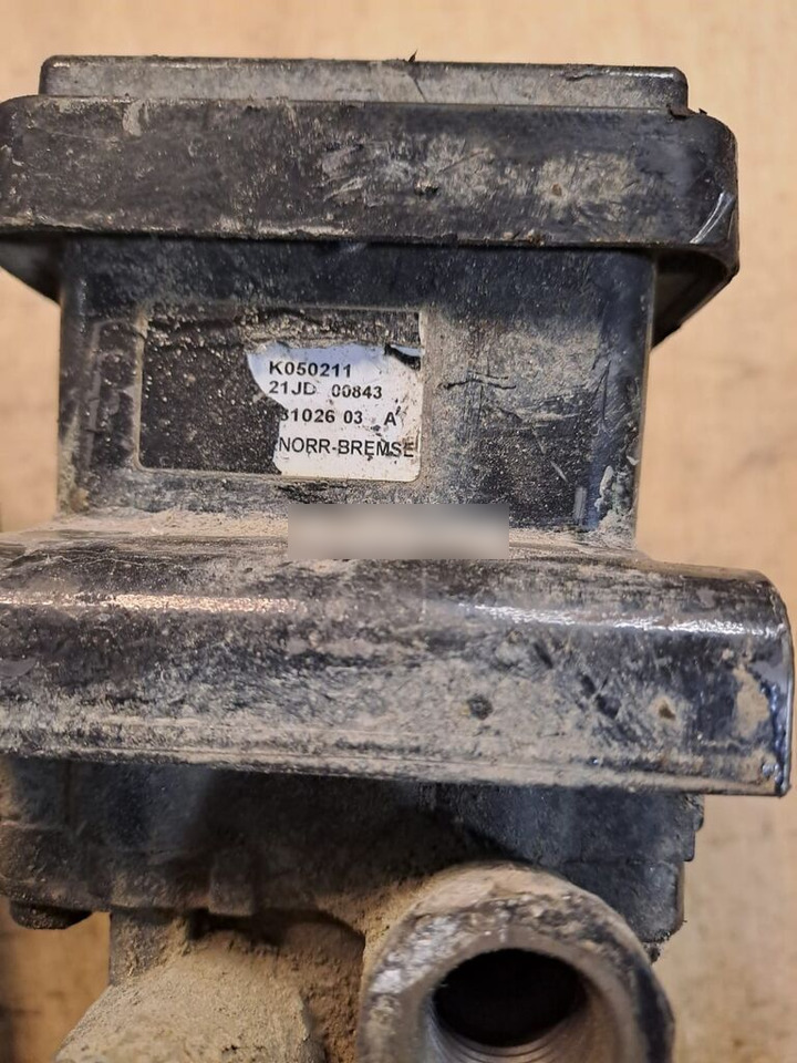 Knorr-Bremse K050211 MAN - صمام الفرامل - شاحنة: صور 3 Knorr-Bremse K050211 MAN - صمام الفرامل - شاحنة: صور 3