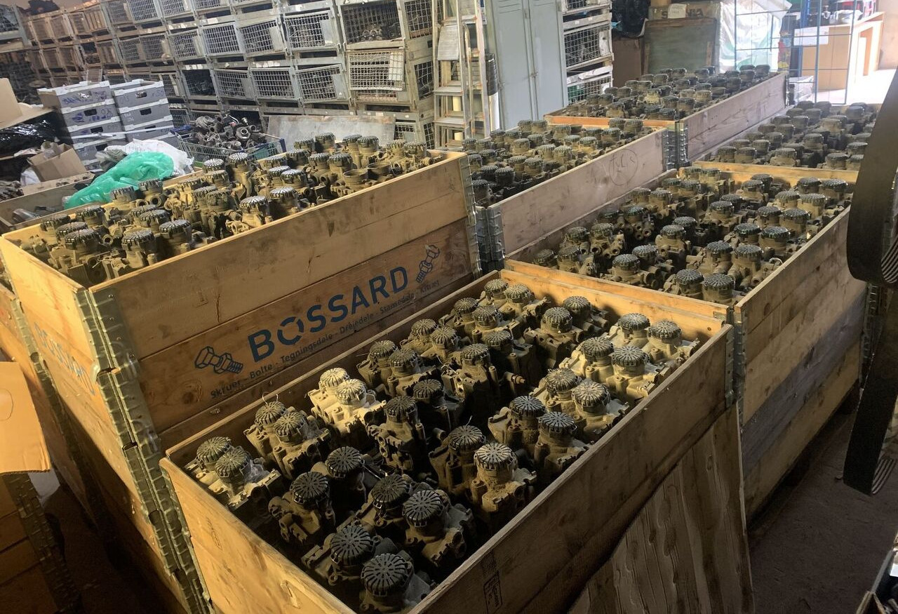 Knorr-Bremse TEBS ES2060 K019312 Knorr-Bremse - صمام الفرامل - مقطورة: صور 2 Knorr-Bremse TEBS ES2060 K019312 Knorr-Bremse - صمام الفرامل - مقطورة: صور 2