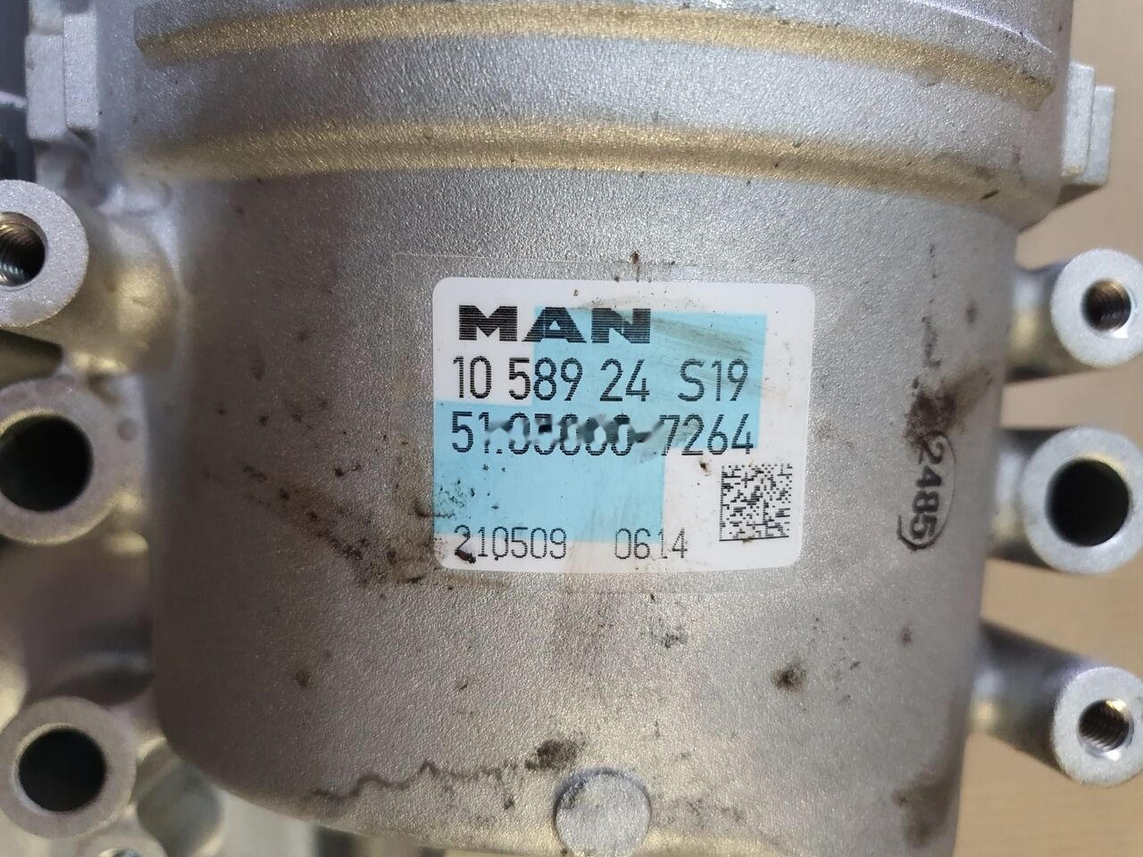 Mann-Filter MAN EURO 6 TGA TGX MAN TGX / TGS Euro 6 truck - فلتر النفط - شاحنة: صور 5 Mann-Filter MAN EURO 6 TGA TGX MAN TGX / TGS Euro 6 truck - فلتر النفط - شاحنة: صور 5