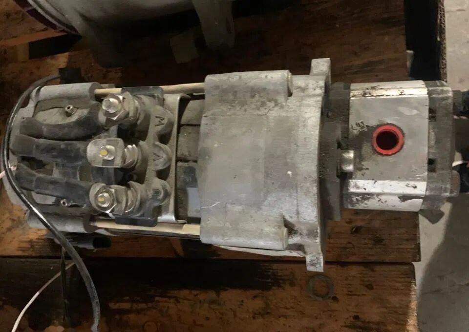 Volvo B5LH 2012 21543421 Volvo truck - مضخة التوجيه - شاحنة: صور 1 Volvo B5LH 2012 21543421 Volvo truck - مضخة التوجيه - شاحنة: صور 1