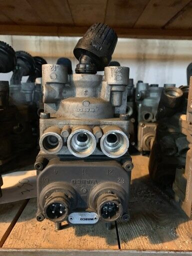 WABCO Zawór główny hamulca 4800015000 DAF 95xf/cf - اسطوانة الفرامل - شاحنة: صور 1 WABCO Zawór główny hamulca 4800015000 DAF 95xf/cf - اسطوانة الفرامل - شاحنة: صور 1