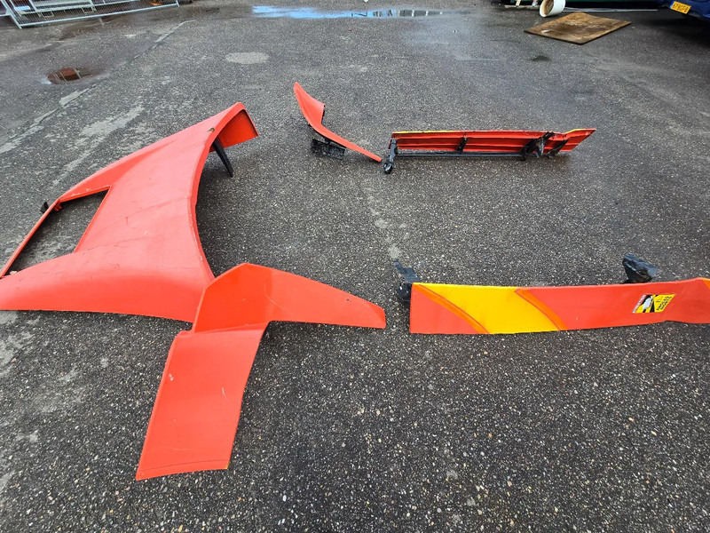 MAN TGX Spoiler - الديناميكا الهوائية / المفسدين - شاحنة: صور 2 MAN TGX Spoiler - الديناميكا الهوائية / المفسدين - شاحنة: صور 2