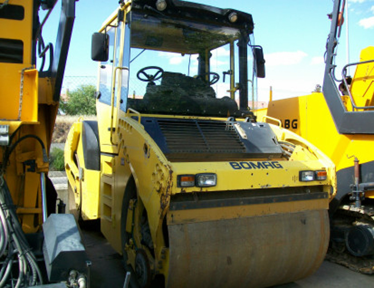 Doble Vibrante Bomag BW 164AD-4 - مدحلة الأسفلت: صور 1 Doble Vibrante Bomag BW 164AD-4 - مدحلة الأسفلت: صور 1