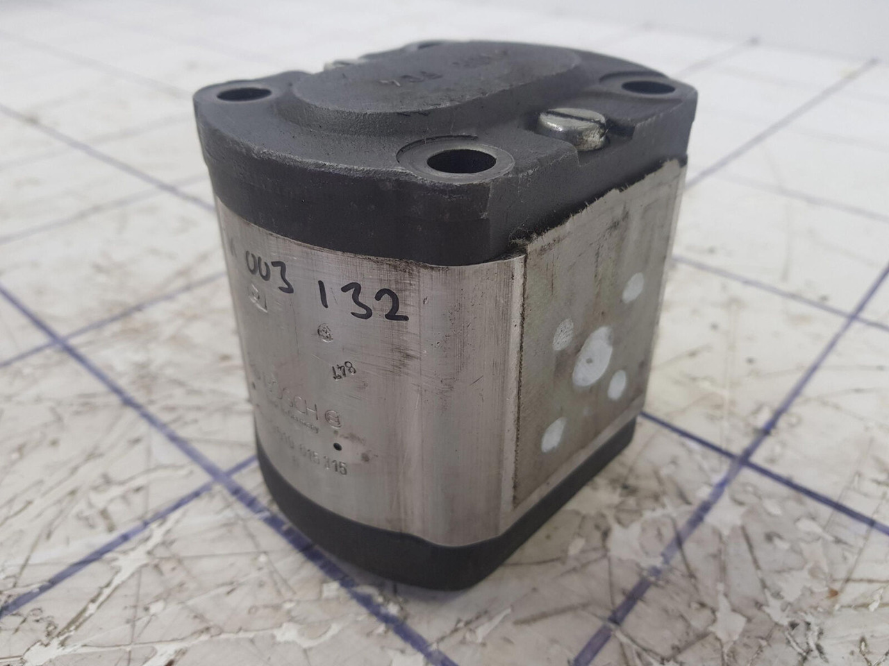 Bosch Bosch gear pump - مضخة هيدروليكية - موبايل كرين: صور 2 Bosch Bosch gear pump - مضخة هيدروليكية - موبايل كرين: صور 2