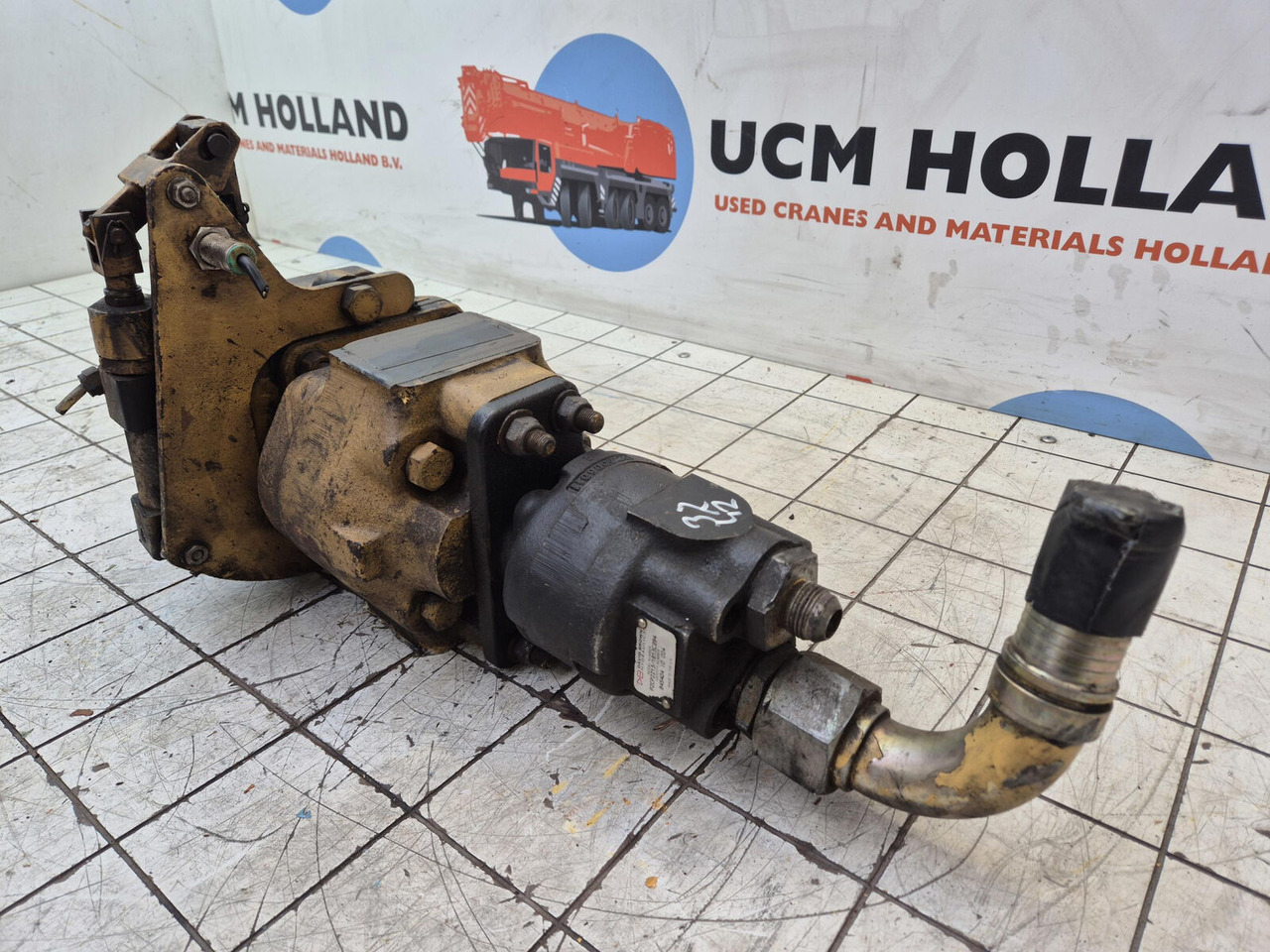 Grove 880 ATT hydraulic pump - مضخة هيدروليكية - الرافعة: صور 3 Grove 880 ATT hydraulic pump - مضخة هيدروليكية - الرافعة: صور 3