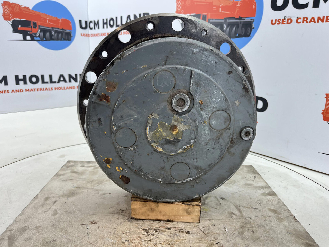 Grove AT 633 planetary gear 22-25-74-38-4pl-H135-46 - محرك السفر - موبايل كرين: صور 1 Grove AT 633 planetary gear 22-25-74-38-4pl-H135-46 - محرك السفر - موبايل كرين: صور 1