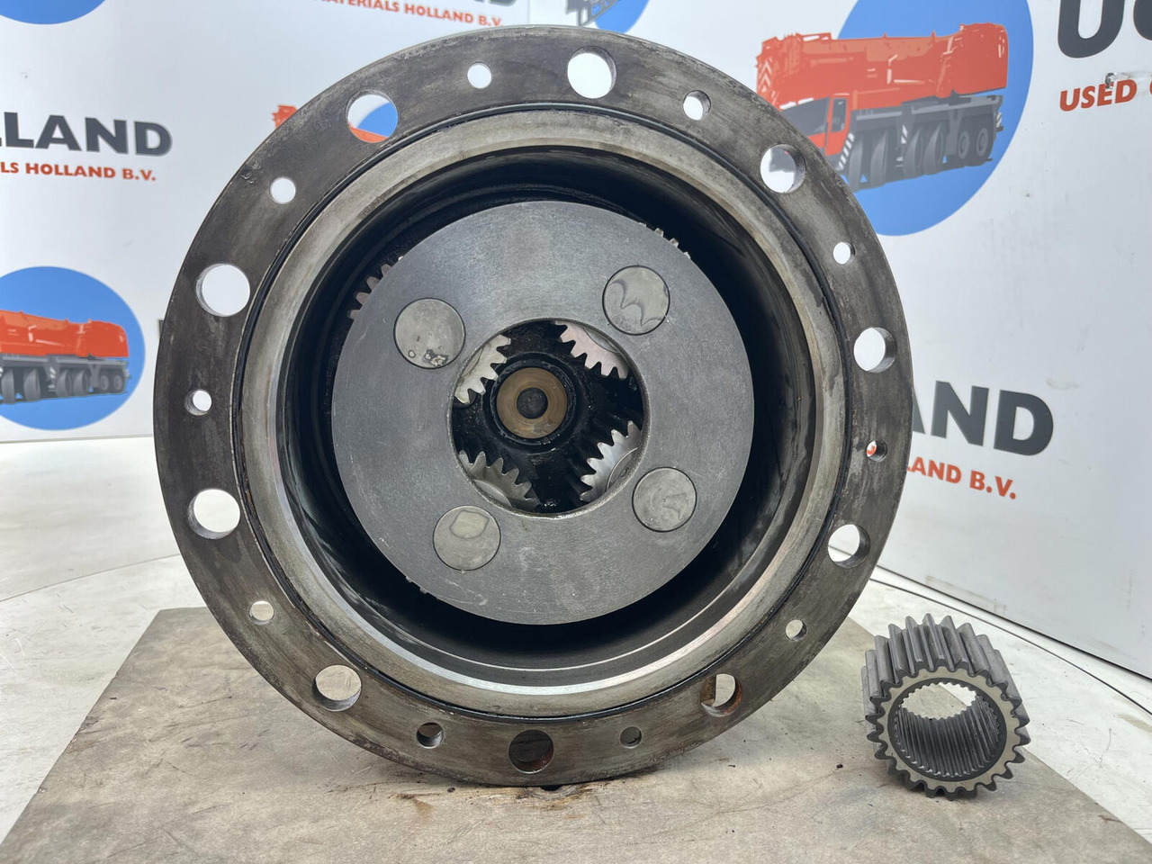 Grove AT 633 planetary gear 22-25-74-38-4pl-H137-46 - محرك السفر - موبايل كرين: صور 4 Grove AT 633 planetary gear 22-25-74-38-4pl-H137-46 - محرك السفر - موبايل كرين: صور 4