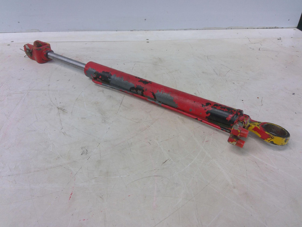 Grove GMK 3050 cabin tilt cylinder - الاسطوانة الهيدروليكية - موبايل كرين: صور 3 Grove GMK 3050 cabin tilt cylinder - الاسطوانة الهيدروليكية - موبايل كرين: صور 3