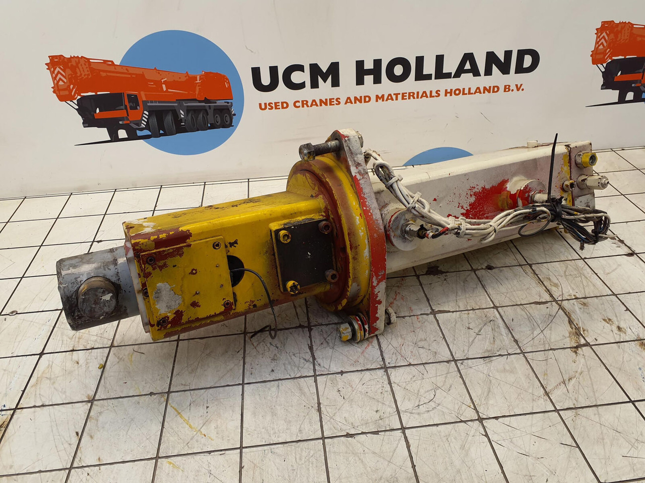 Grove GMK 3050 counterweight cylinder - الاسطوانة الهيدروليكية - موبايل كرين: صور 4 Grove GMK 3050 counterweight cylinder - الاسطوانة الهيدروليكية - موبايل كرين: صور 4