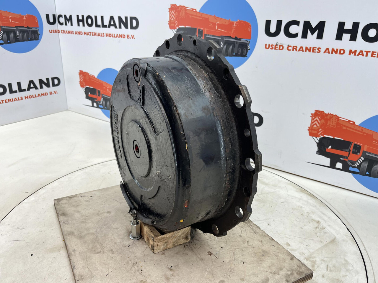 Grove GMK 3050 planetary gear 12-23-60-34-3pl-H135-46 - محرك السفر - موبايل كرين: صور 2 Grove GMK 3050 planetary gear 12-23-60-34-3pl-H135-46 - محرك السفر - موبايل كرين: صور 2