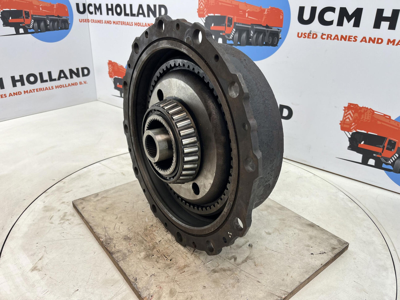 Grove GMK planetary gear 12-23-60-34-3pl-H135-46 - محرك السفر - موبايل كرين: صور 3 Grove GMK planetary gear 12-23-60-34-3pl-H135-46 - محرك السفر - موبايل كرين: صور 3